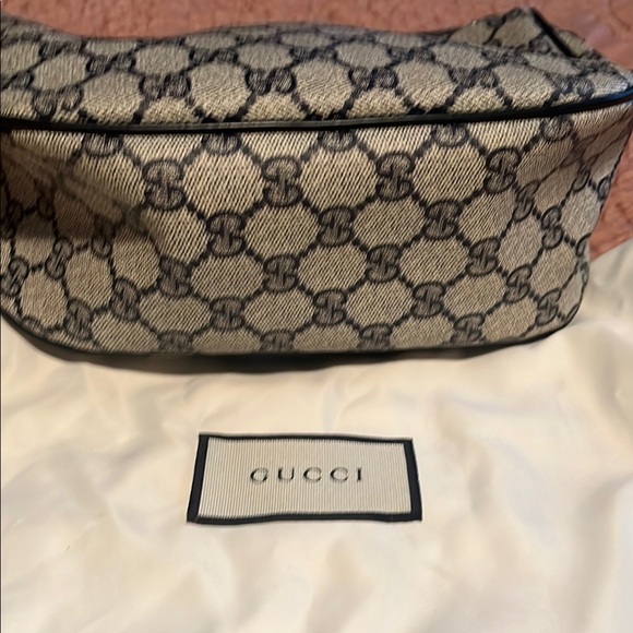 Gucci Black and Cream Crossbody Bag - Picture 10 of 15